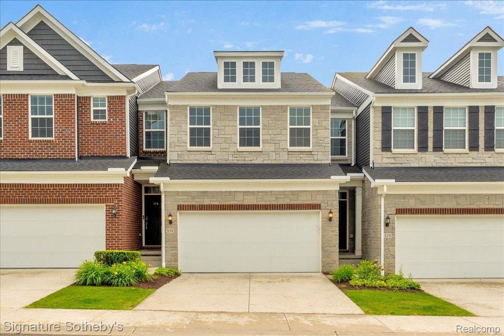 319 Strawberry Drive, Rochester Hills city