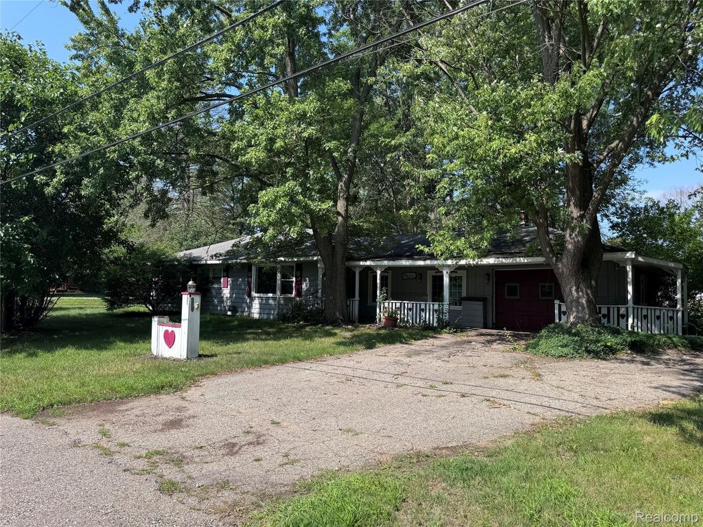 1260 Gilbert Street, Flint charter township