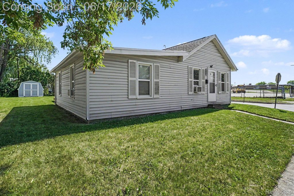 651 S Elm Street, Lapeer city