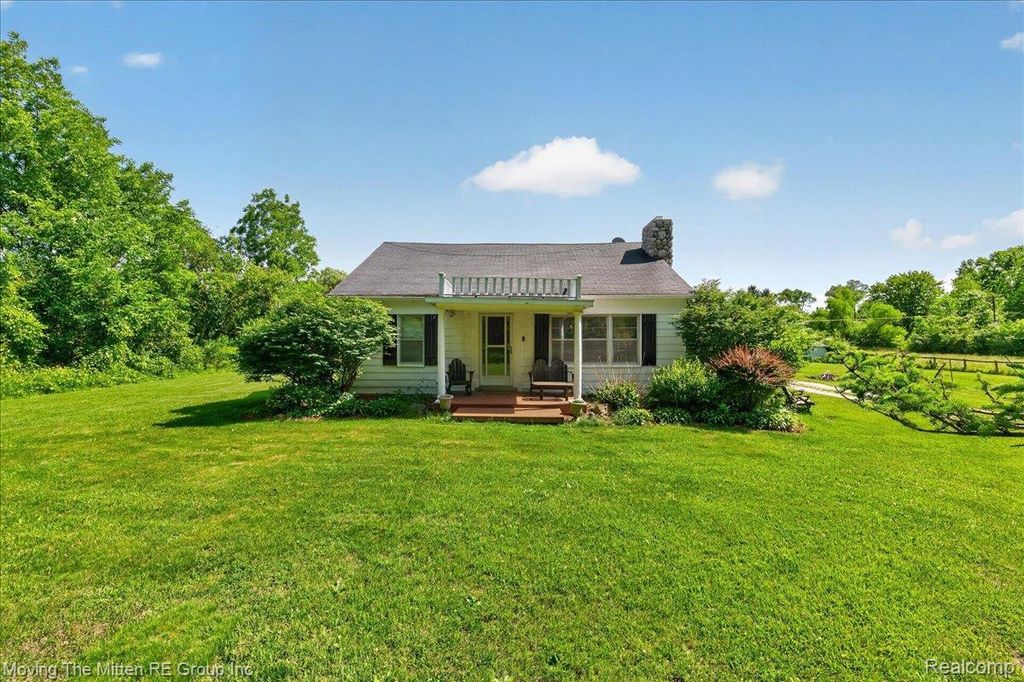 6390 Brookville Road, Salem township