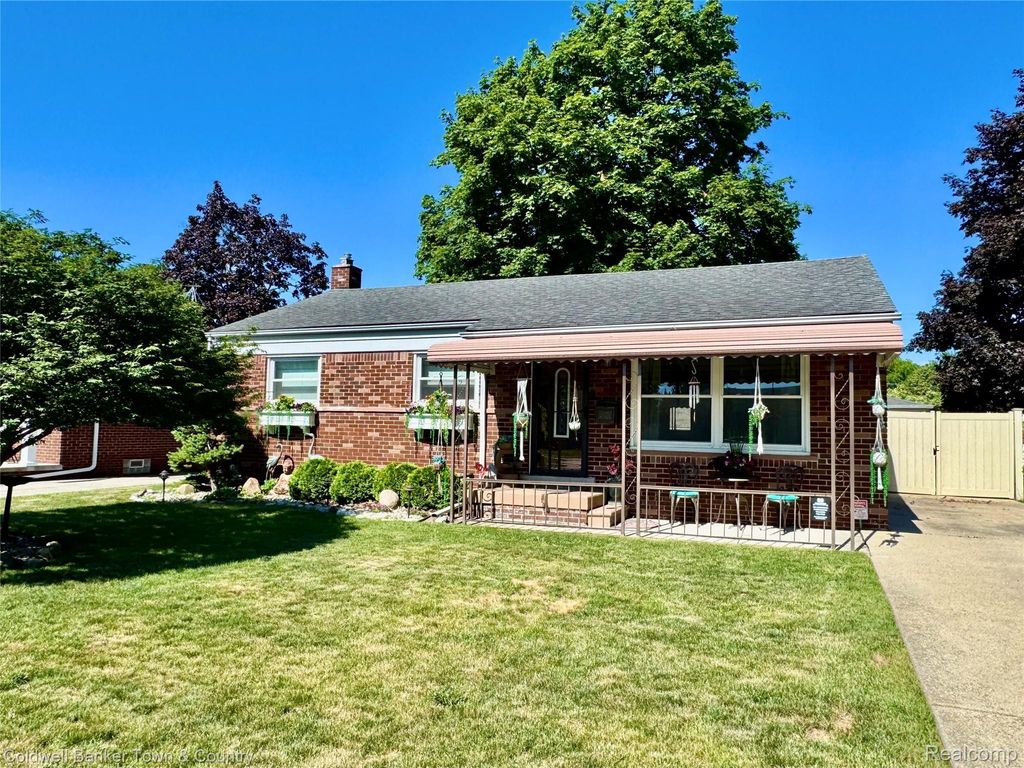 2470 Pinetree Drive, Trenton city