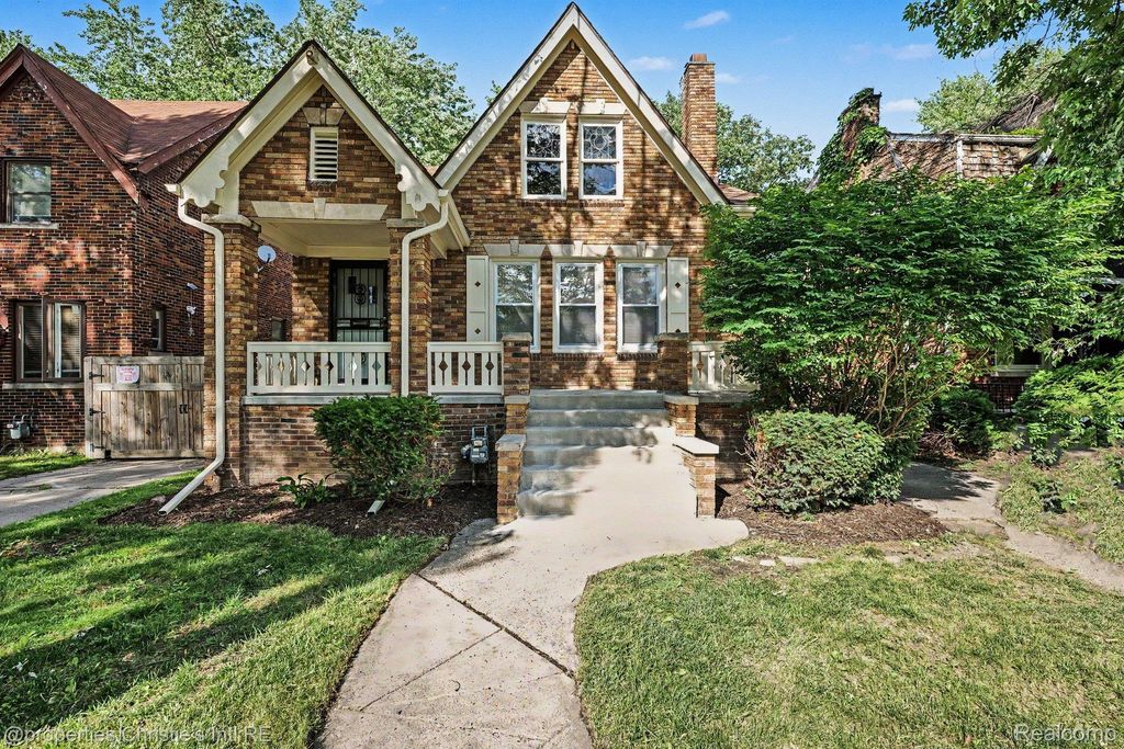 5984 Kensington Avenue, Detroit city