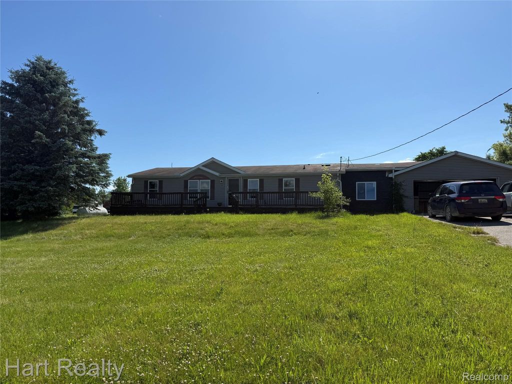 7543 Center Road, Watertown township