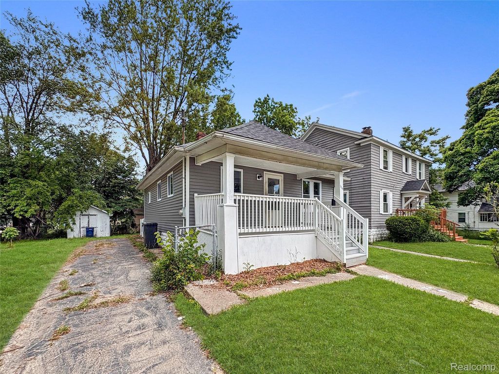 1114 Christopher Street, Flint city