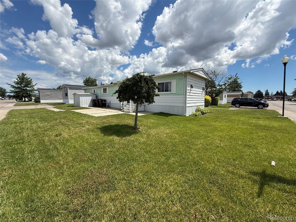313 Huntington 11, Frenchtown township