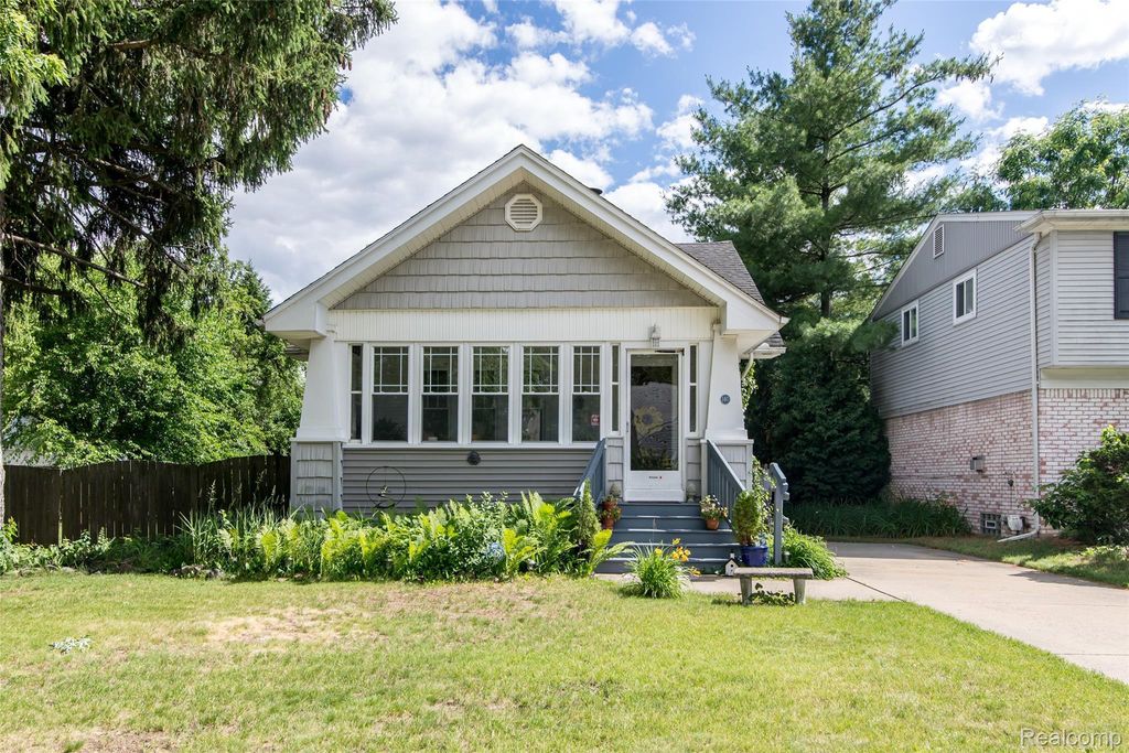 140 E Lawrence Avenue, Royal Oak city