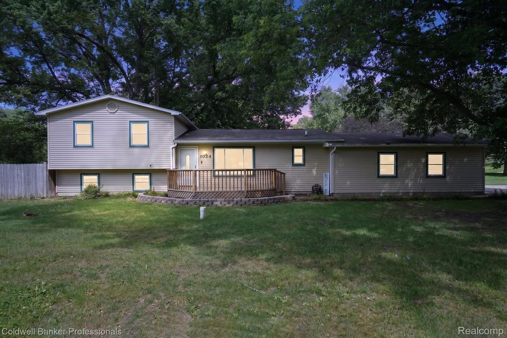 3024 Harold Drive, Oregon township