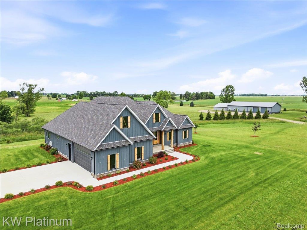 493 Wood Road, Lamotte township