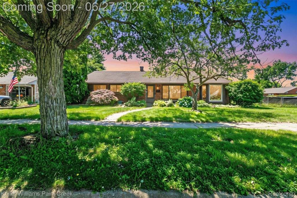 20510 Luna Street, Clinton charter township