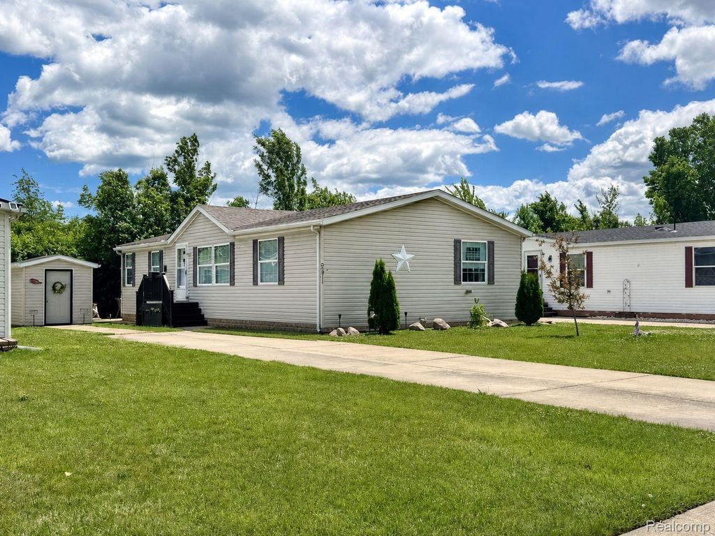 29311 Hidden River Drive, Gibraltar city