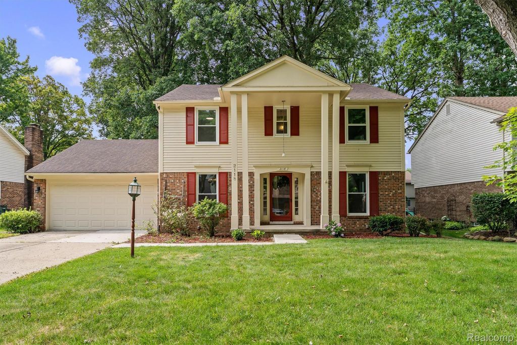 2118 E Rutgers Drive N, Troy city