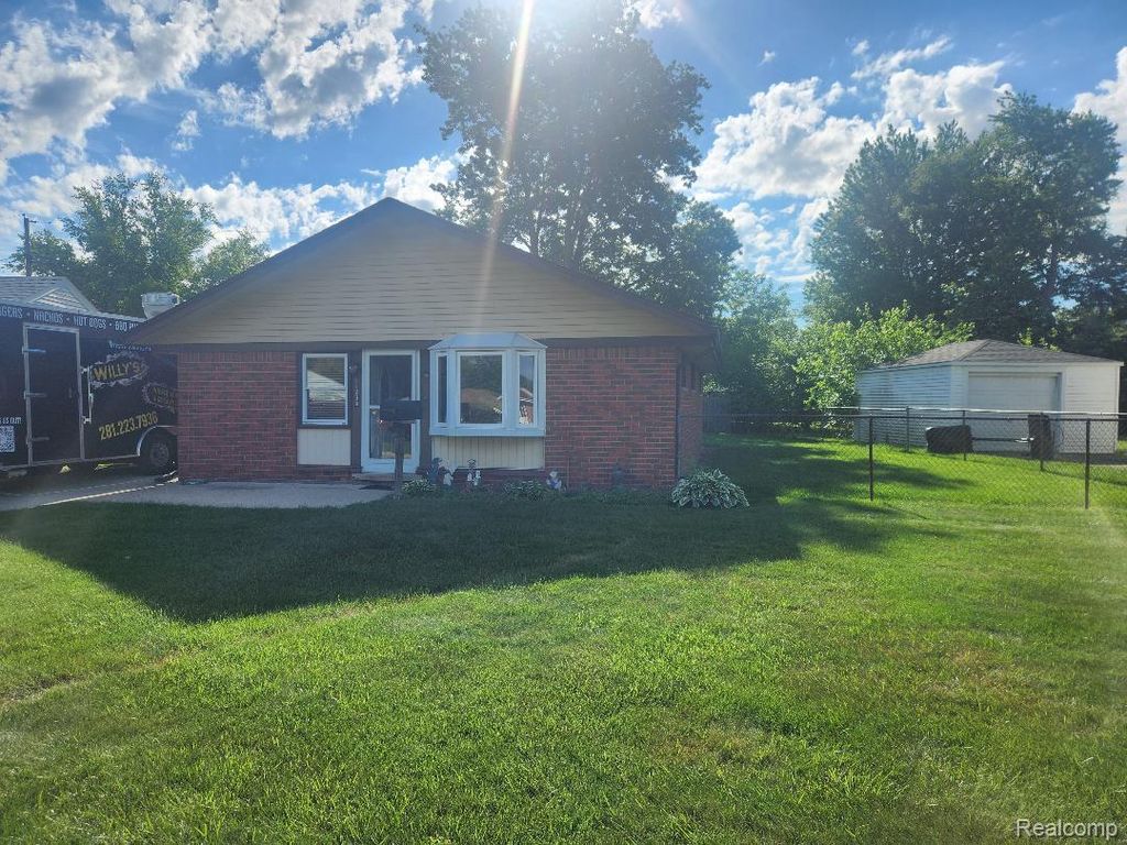 11298 Superior Avenue, Warren city