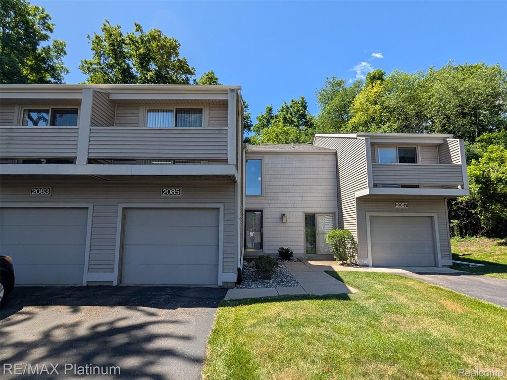 2085 Fox Hollow Drive, Okemos