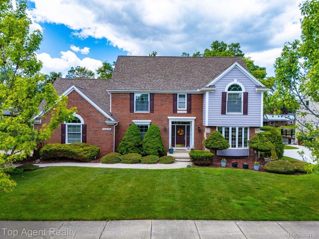 52825 Seven Oaks Drive, Shelby charter township