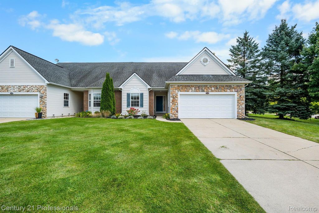 3305 Grove Lane, Auburn Hills