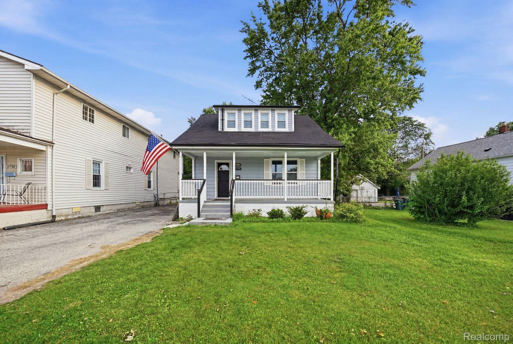 21902 Ridgeway Street, St. Clair Shores city