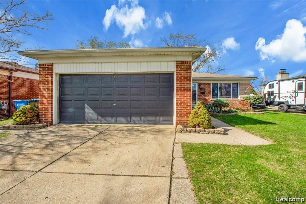 14615 Masonic Blvd, Warren city