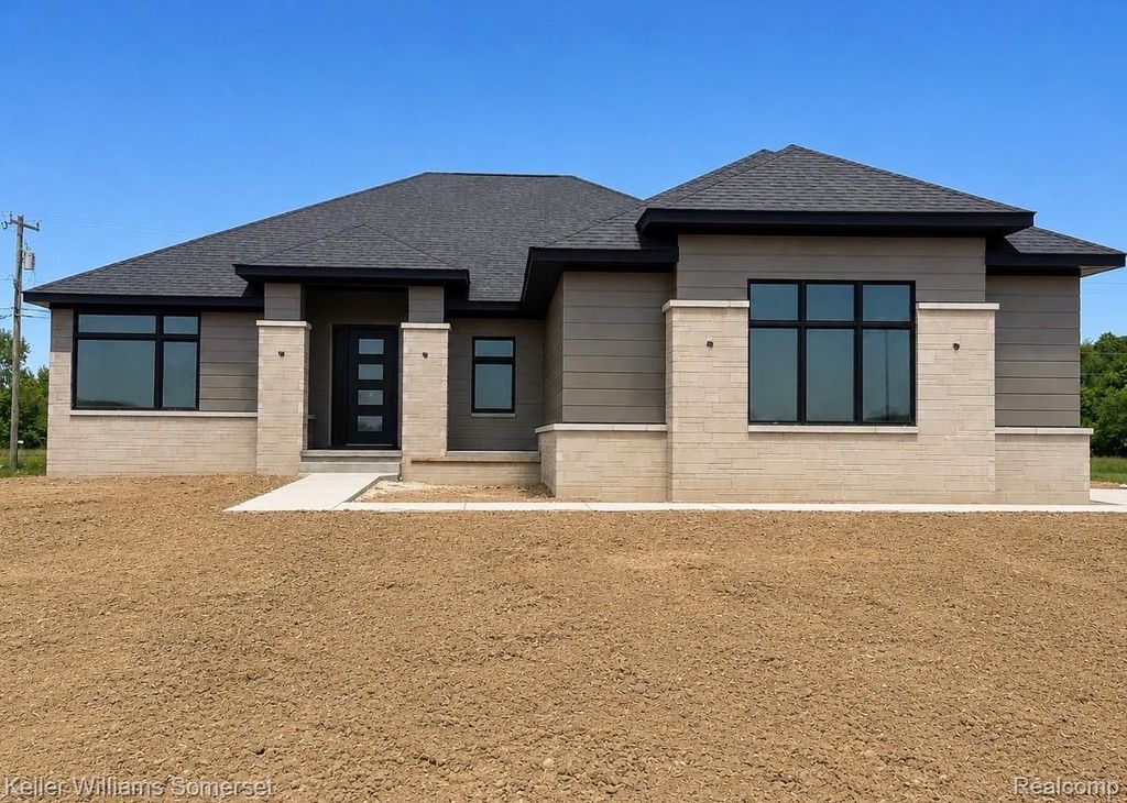 7085 Dryden Road, Almont township
