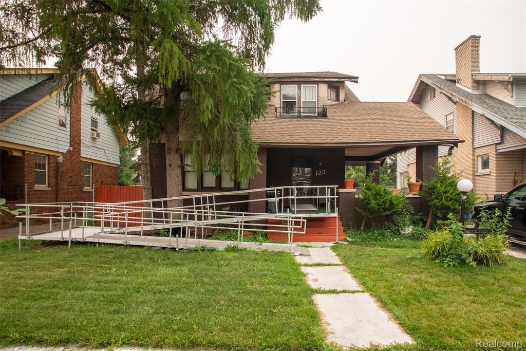 123 Moss Street, Highland Park city