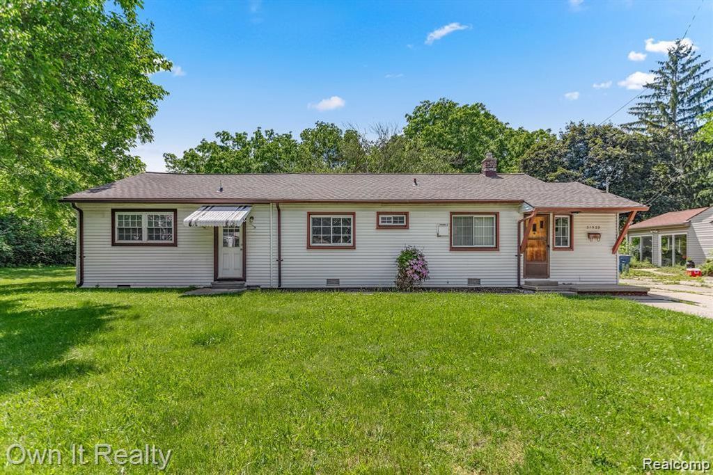 31529 Alpena Court, Westland city