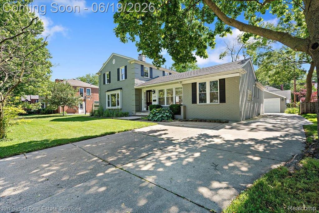615 Lakepointe Street, Grosse Pointe Park city