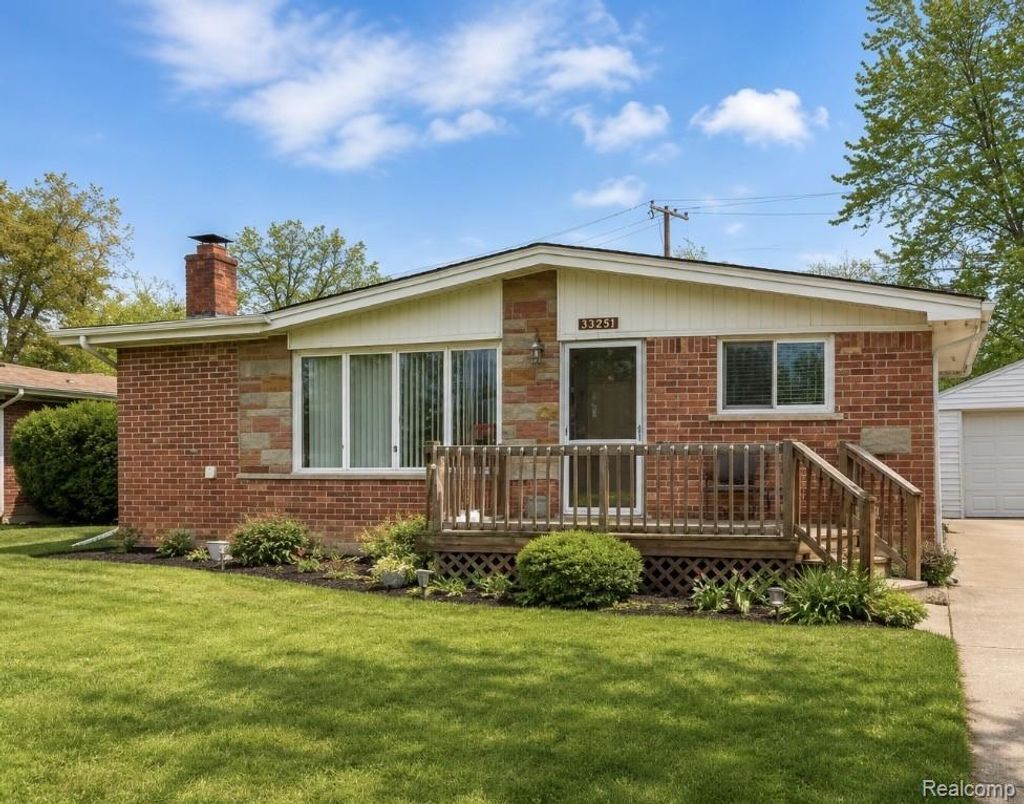 33251 Parkwood Street, Westland city