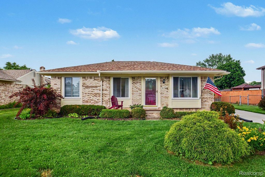 40518 William Drive, Clinton charter township