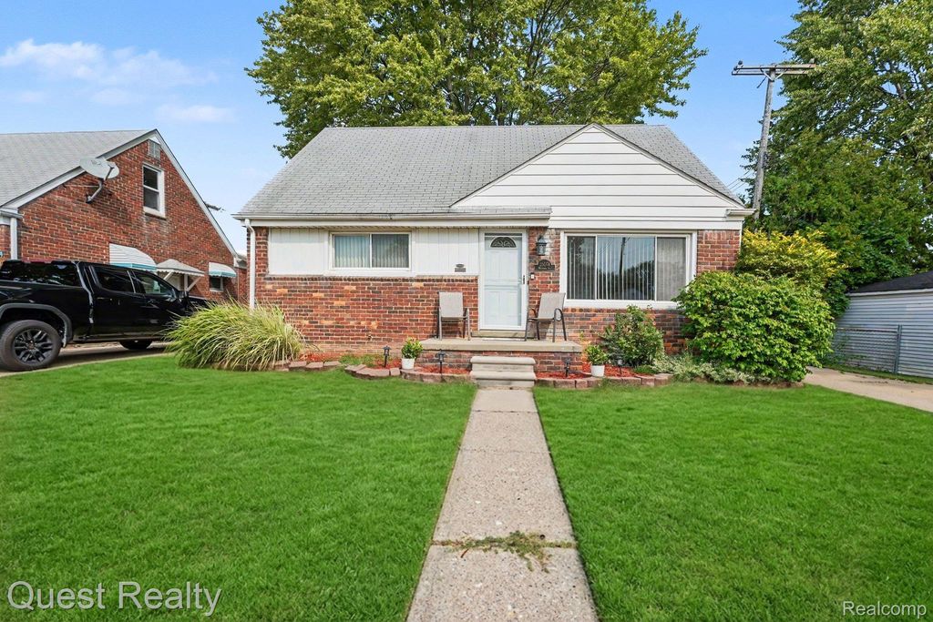 25074 Waldorf Street, Roseville city