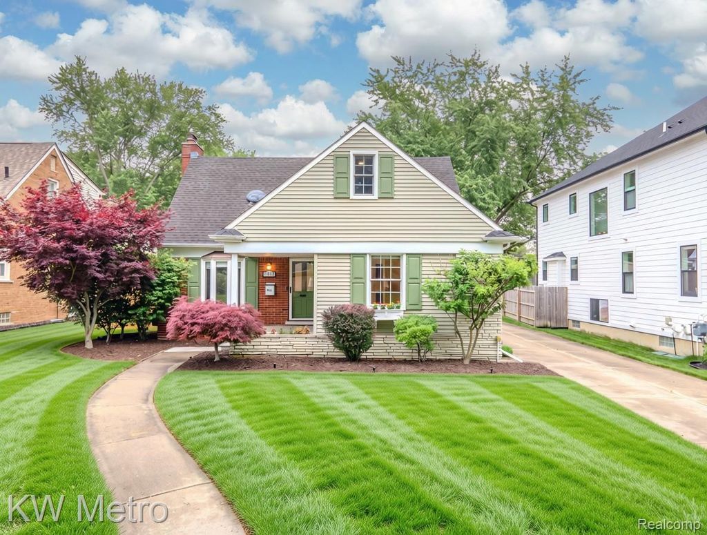 2120 Vinsetta Boulevard, Royal Oak city