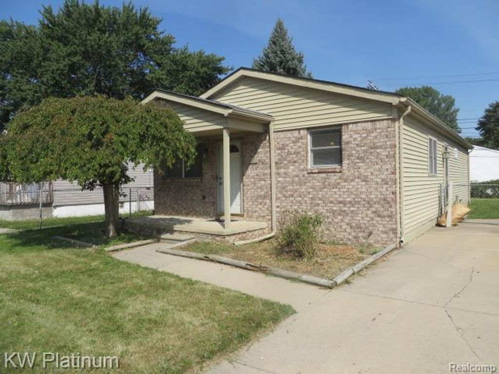 23120 Lambrecht Avenue, Eastpointe city