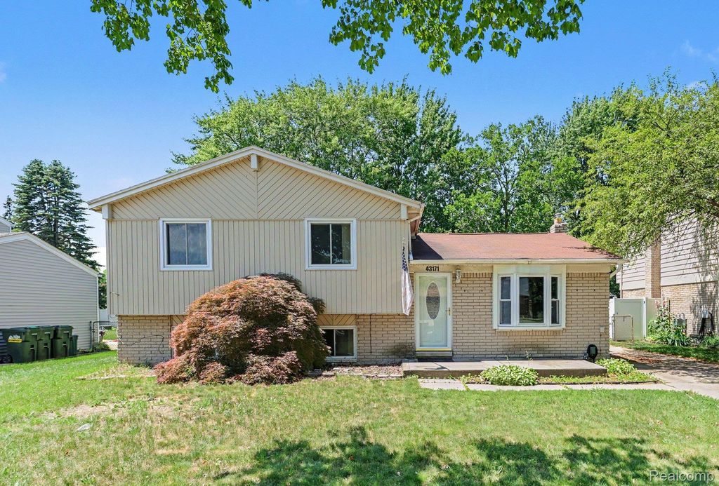43171 Hartwick Drive, Sterling Heights city