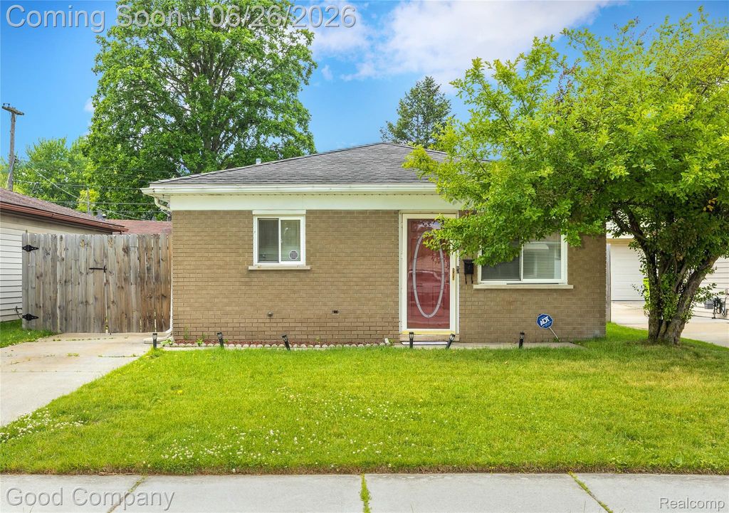 27081 Maywood Street, Roseville city