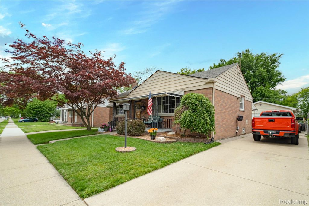 1621 E Pearl Avenue, Hazel Park city