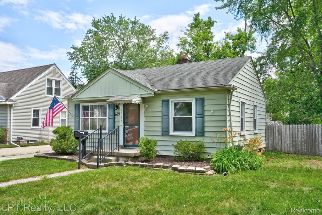 23038 Violet Street, Farmington city