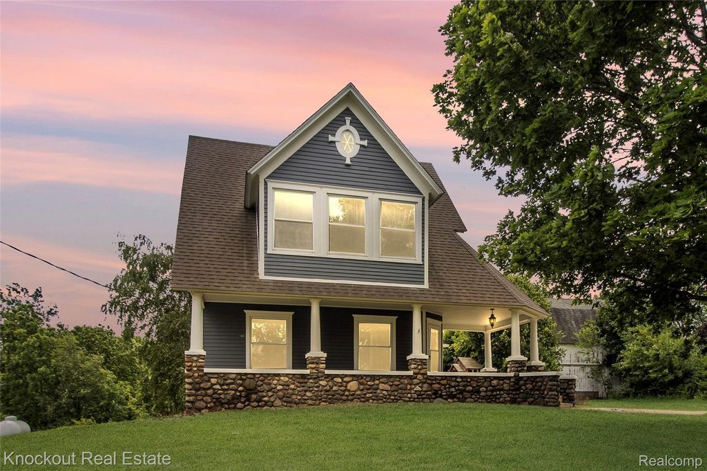 19983 W Ridge Road, Chapin township