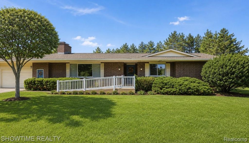 1661 Madeline Drive, Lapeer township