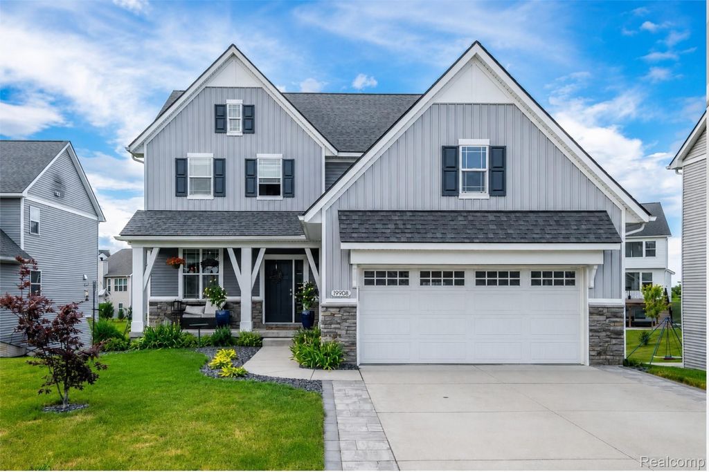19908 Danube Court, Sylvan township