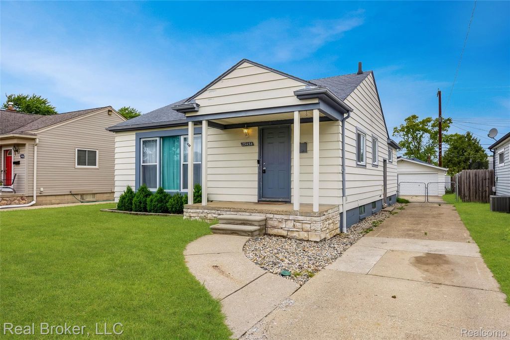 29454 Barton Street, Garden City city