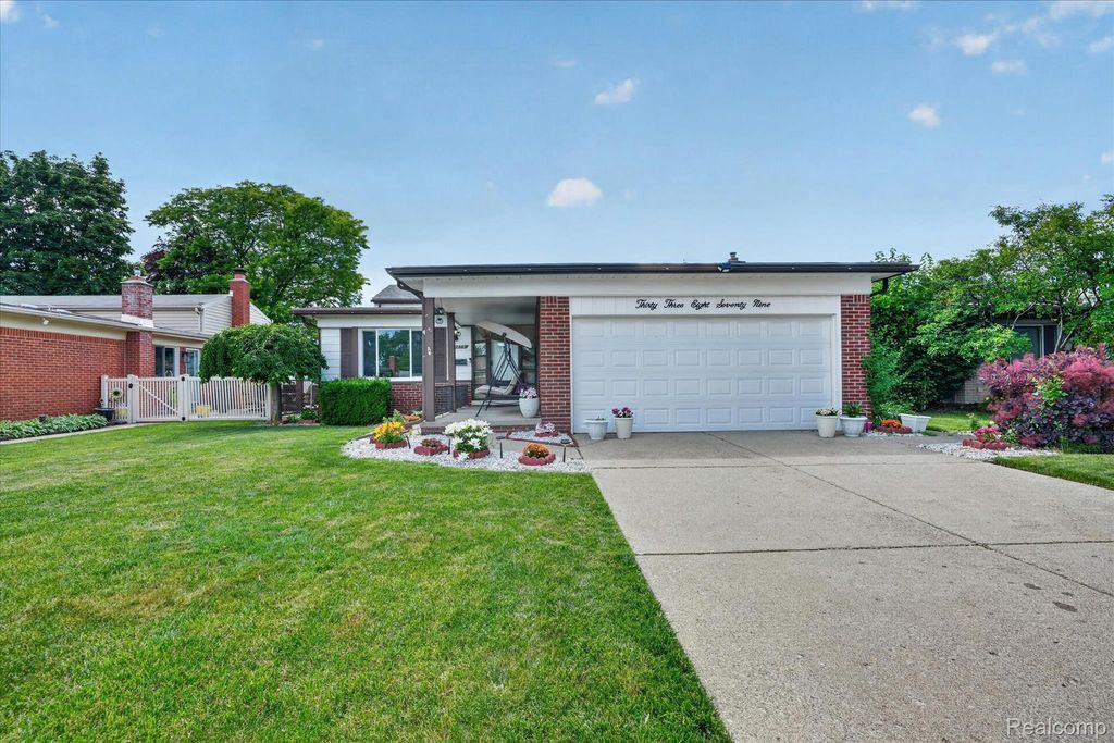 33879 Brookshire Drive, Sterling Heights city