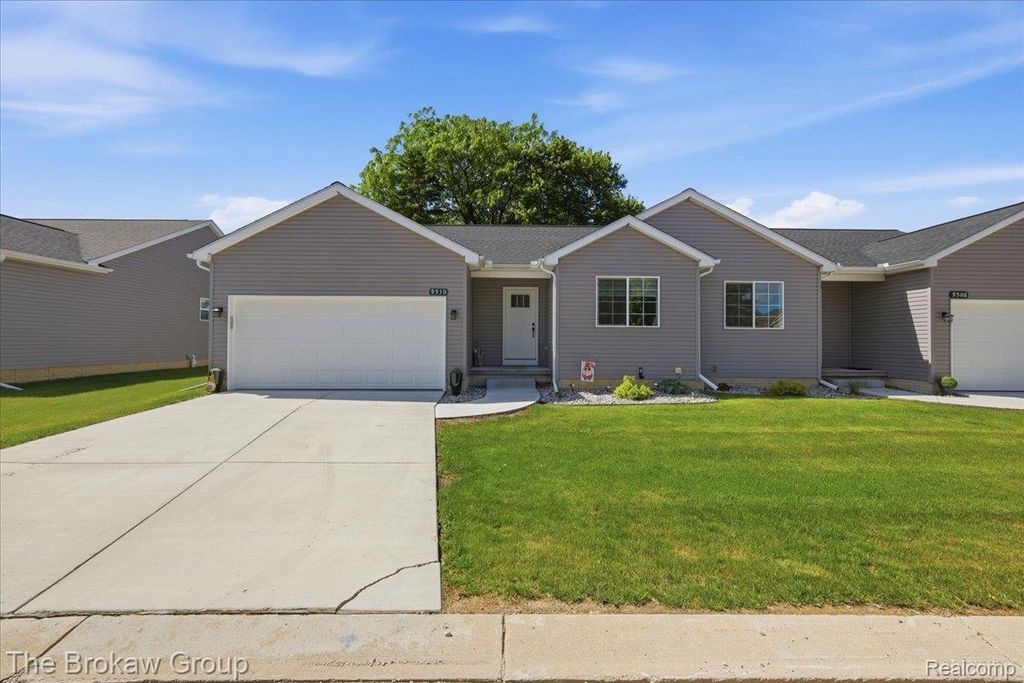 9510 Orchard Lake Drive, Richfield township