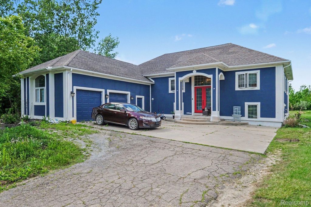 4251 E Maple Avenue, Burton city