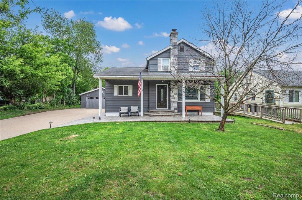 612 N Blacks Corners Road, Imlay City city