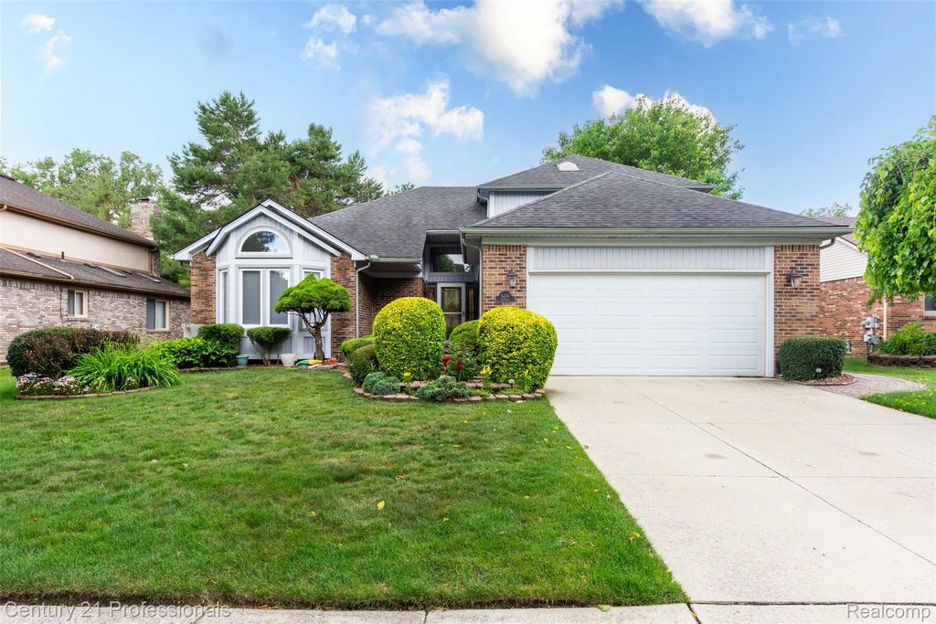 6241 Smithfield Drive, Troy city