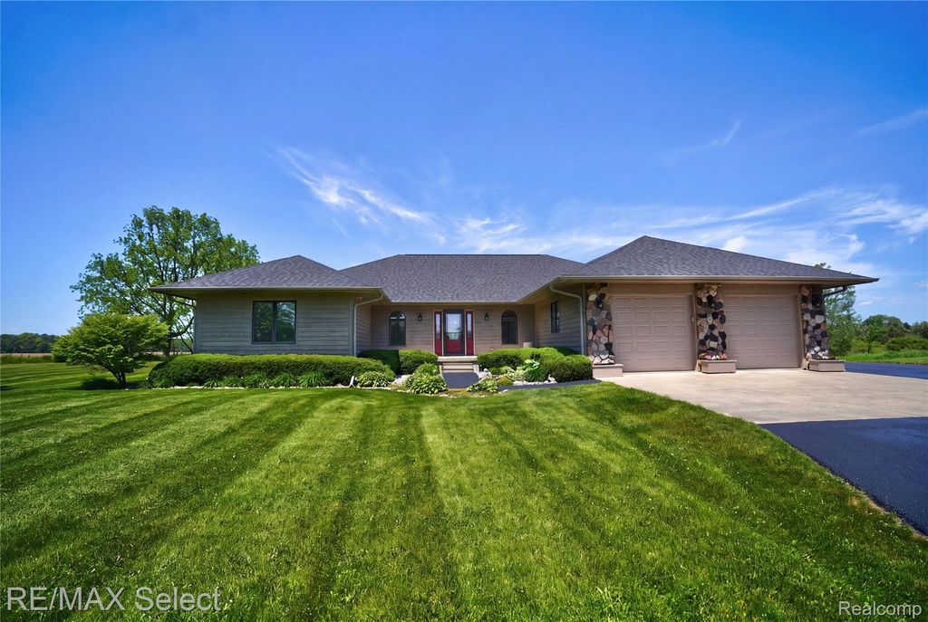 9120 Ray Road, Gaines township