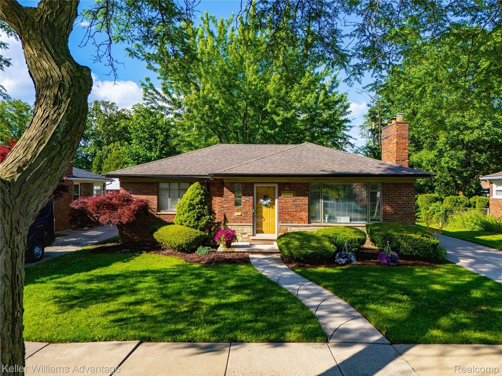 21407 Broadstone Street, Harper Woods city