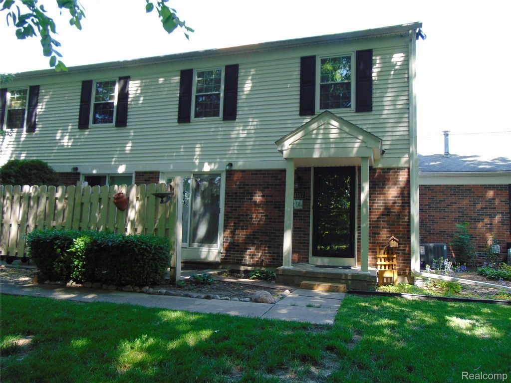 44167 Providence Drive 326, Clinton Township