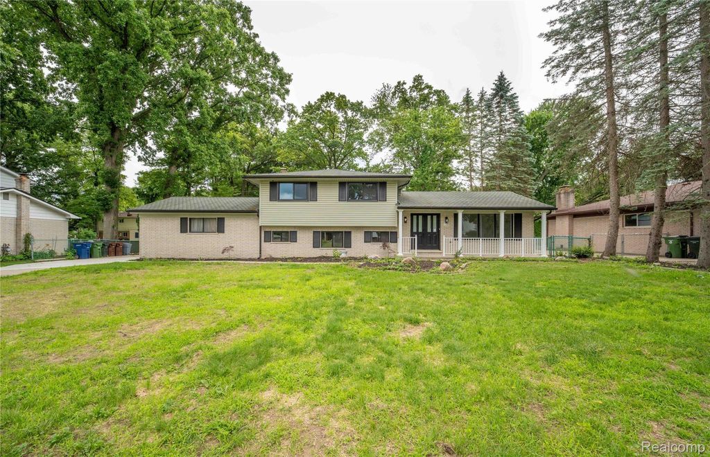 6742 Canterbury Court, Shelby charter township