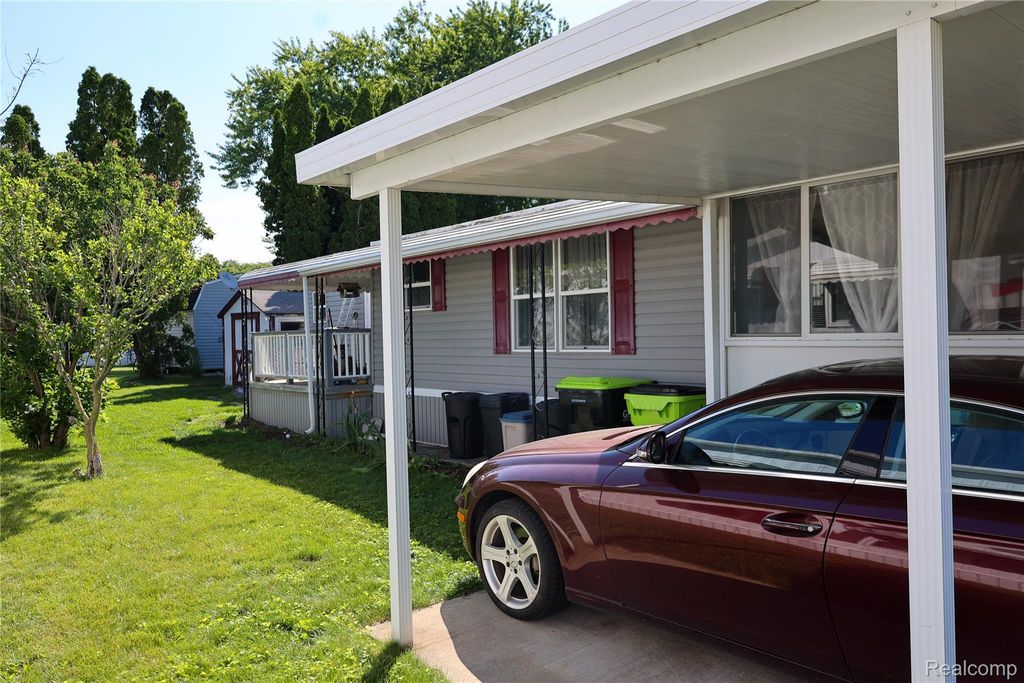 92 Cranberry Beach Blvd, White Lake charter township