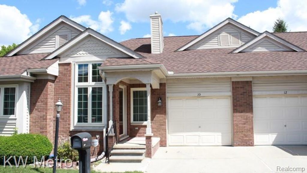 10 Canfield Circle 5, Dearborn Heights