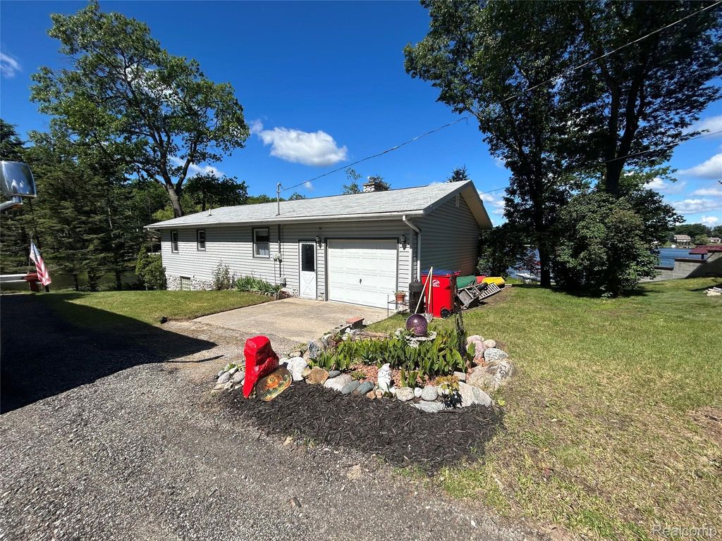 1931 Easy Street, Grant township